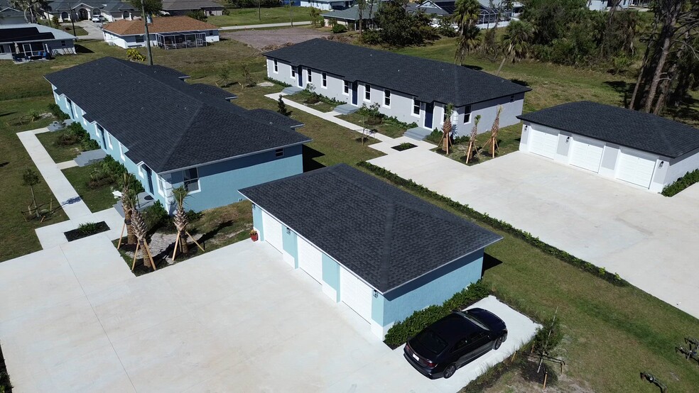 246 Rotonda Blvd W, Rotonda West, FL à vendre - Vidéo sur l’annonce professionnelle – Image 2 sur 29