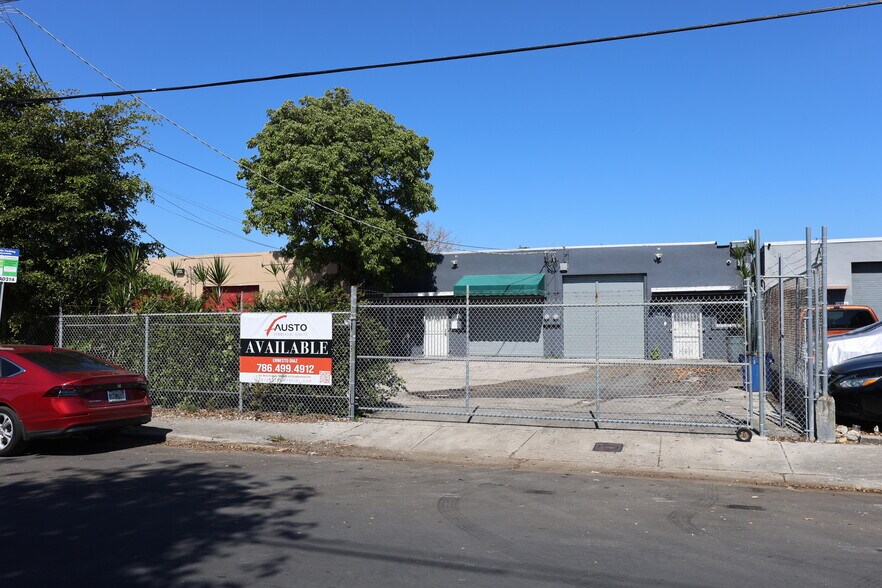 1847 NW 21st St, Miami, FL à louer - Photo de l’immeuble – Image 1 sur 28
