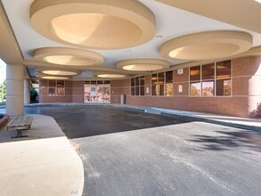 141 Hillcrest Dr, Clarksville, TN à louer Photo de l’immeuble– Image 2 sur 13