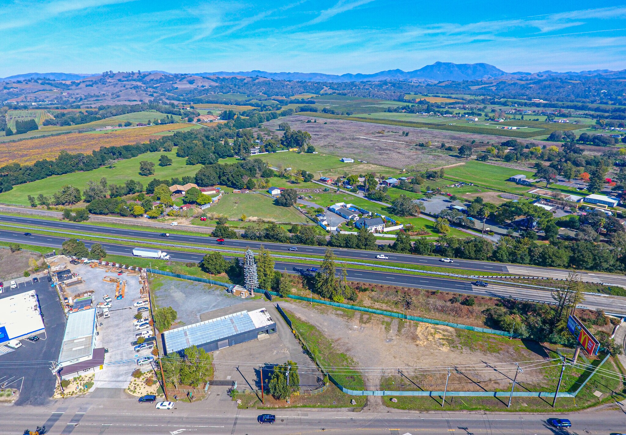 10342 Old Redwood Hwy, Windsor, CA à vendre Photo principale– Image 1 sur 73