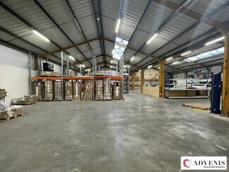 Plus de détails pour Local d'activités à louer