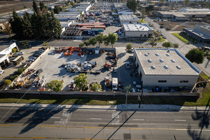 14935 La Palma Dr, Chino, CA à louer - Photo de l’immeuble – Image 3 sur 18