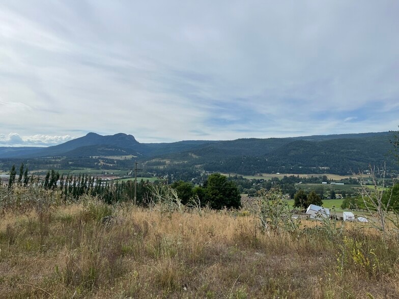 6615 Buchanan Rd, Coldstream, BC à louer - Photo de l’immeuble – Image 3 sur 3