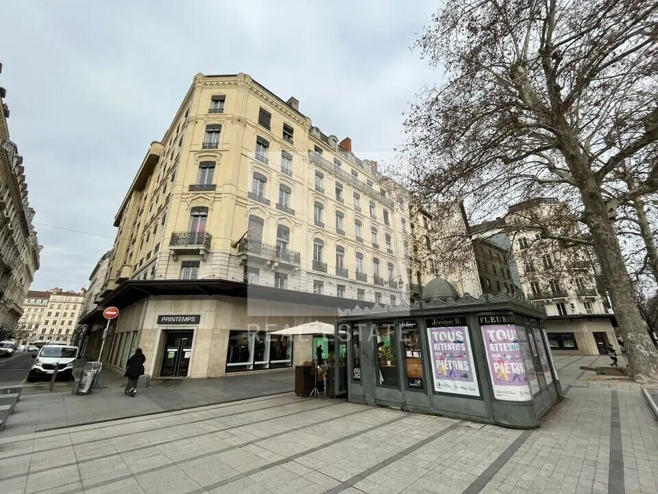Bureau dans Lyon à louer Photo de l’immeuble– Image 1 sur 13