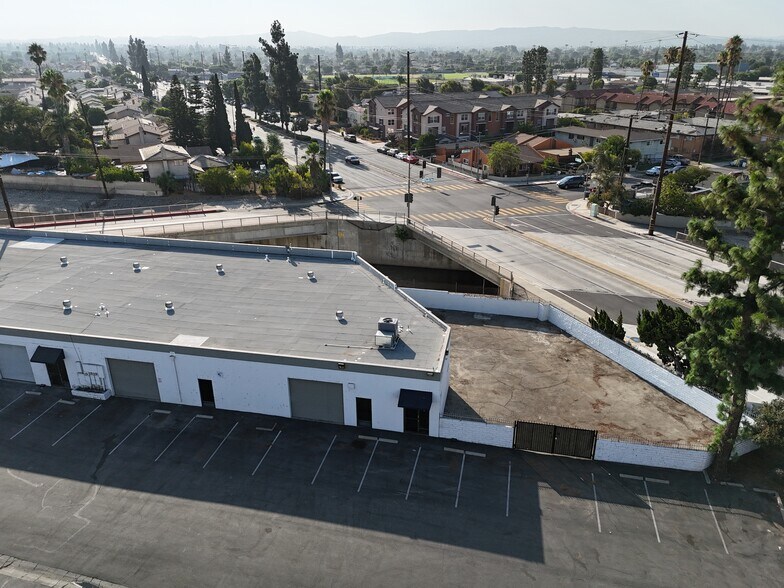 15025 Badillo St, Baldwin Park, CA à louer - Photo de l’immeuble – Image 1 sur 7