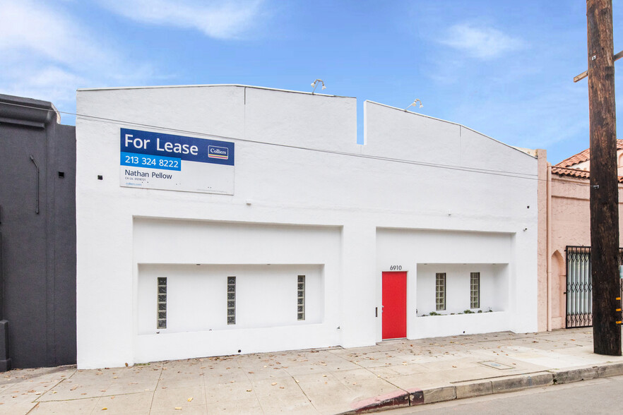 6910-6912 Santa Monica Blvd, Los Angeles, CA à louer - Photo de l’immeuble – Image 2 sur 10