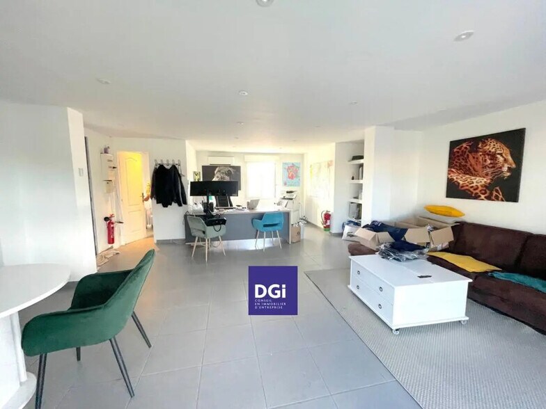 Bureau dans Nîmes à louer - Photo intérieure – Image 1 sur 7