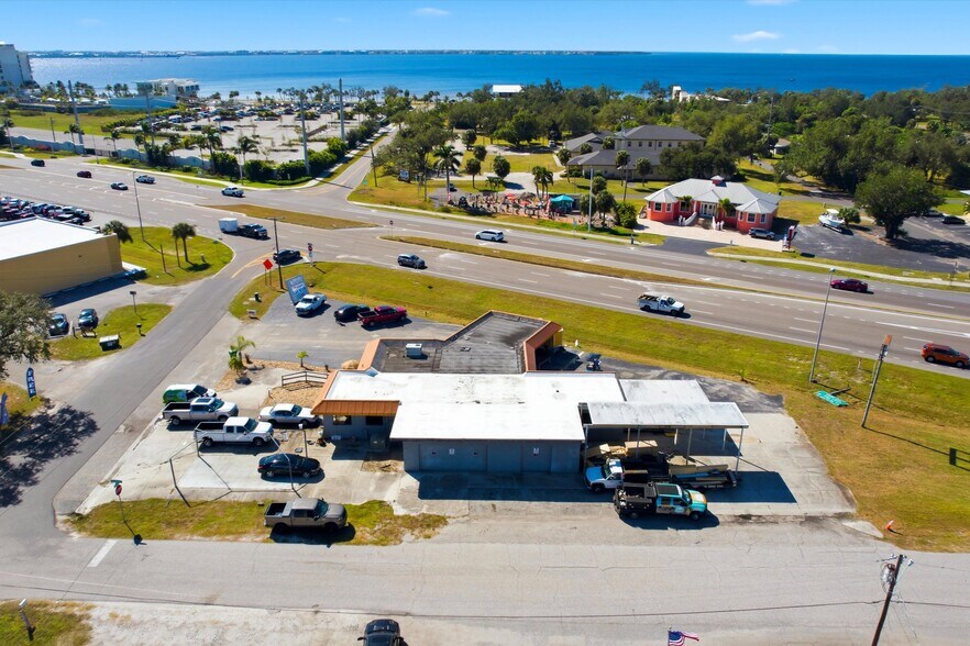 4732 Tamiami Trl, Port Charlotte, FL à vendre - Photo de l’immeuble – Image 3 sur 24