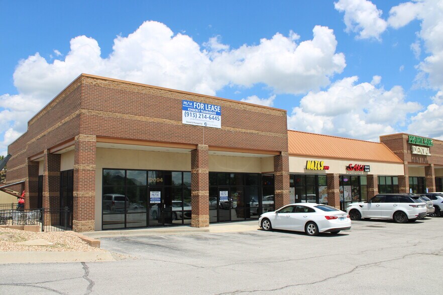 12050-12094 W 135th St, Overland Park, KS à louer - Photo de l’immeuble – Image 2 sur 8