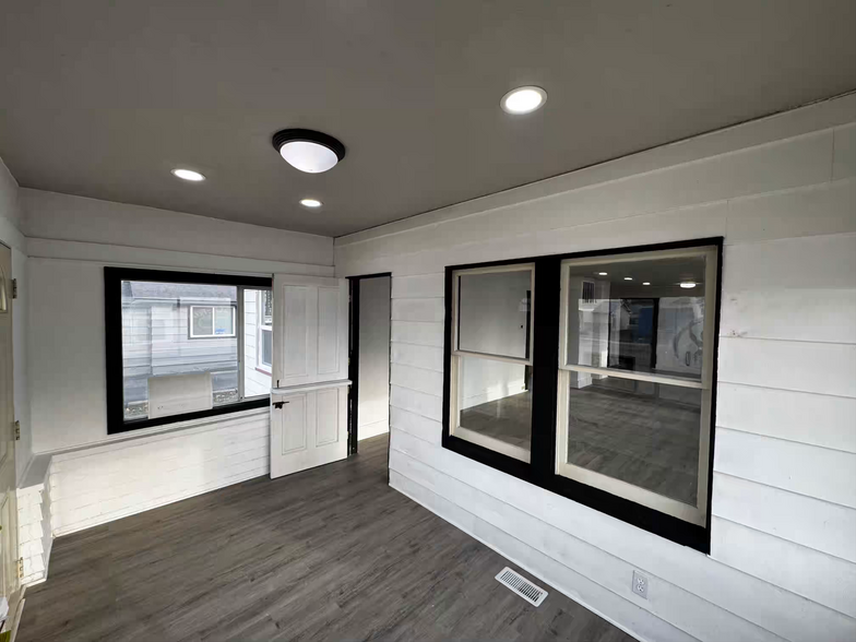 924 12th Ave S, Nampa, ID à louer - Photo de l’immeuble – Image 2 sur 14