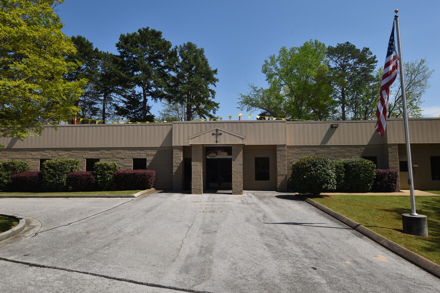 4415 Oakwood Dr, Chattanooga, TN à louer - Photo de l’immeuble – Image 2 sur 12