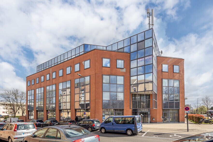 Bureau dans Cergy à louer - Photo de l’immeuble – Image 3 sur 3