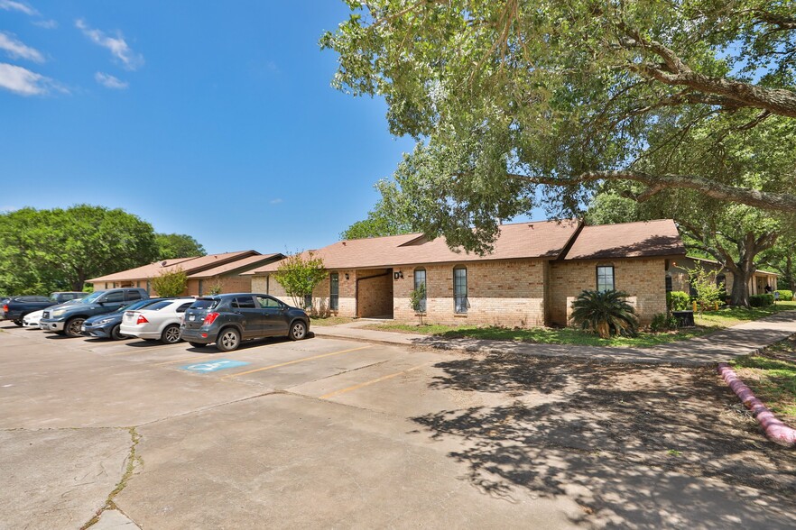 2910 Old Lane City Rd, Wharton, TX à vendre - Photo de l’immeuble – Image 2 sur 67