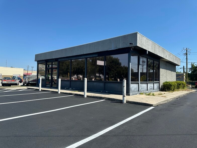 8820 Abercorn St, Savannah, GA à louer - Photo de l’immeuble – Image 2 sur 6