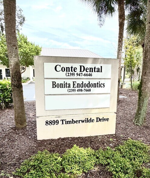 8899 Timberwilde Dr, Bonita Springs, FL à louer - Photo de l’immeuble – Image 3 sur 5