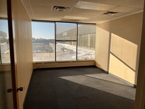 8170 50 St NW, Edmonton, AB à louer Photo intérieure– Image 1 sur 3