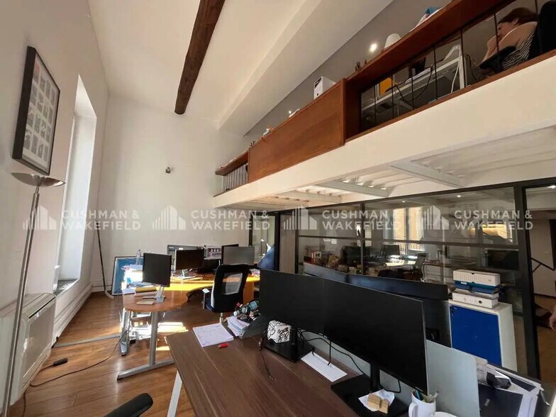 8 Rue Euthymenes, Marseille à louer - Photo de l’immeuble – Image 1 sur 9