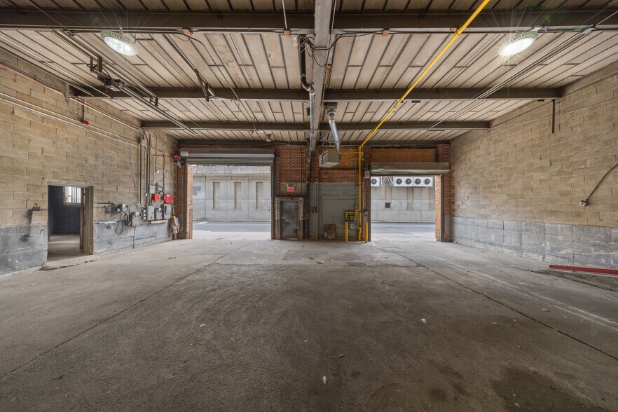 91-26 Archer Ave, Jamaica, NY à louer - Photo de l’immeuble – Image 2 sur 11