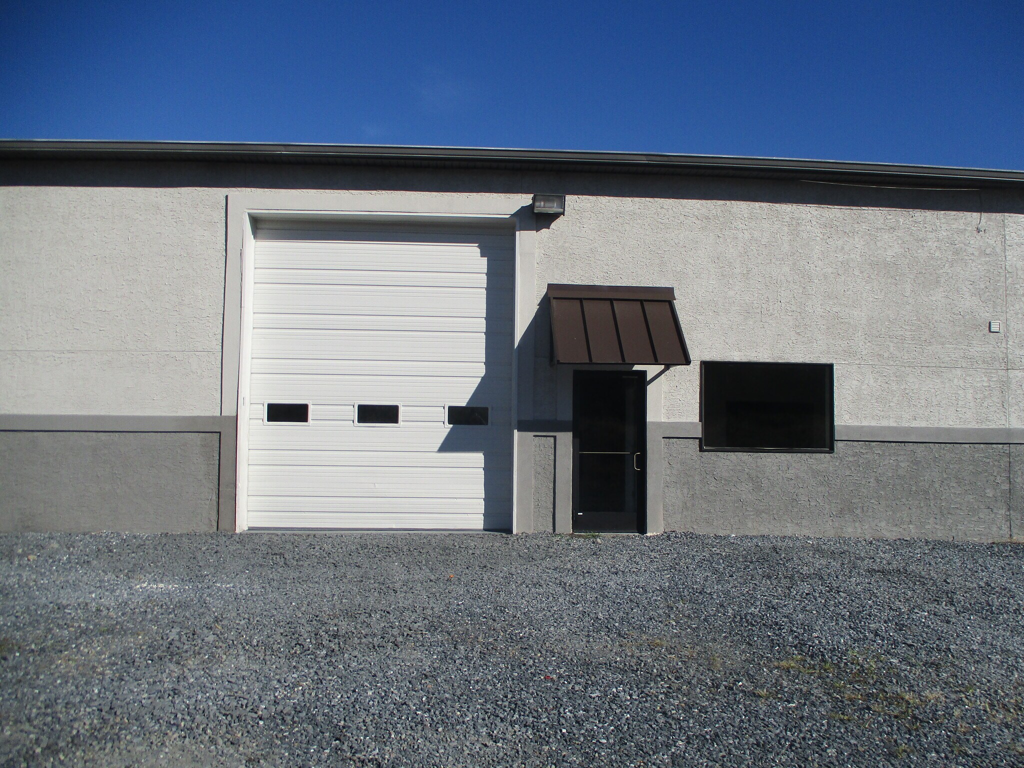 5477 Mauser St, Laurys Station, PA à louer Photo de l’immeuble– Image 1 sur 9