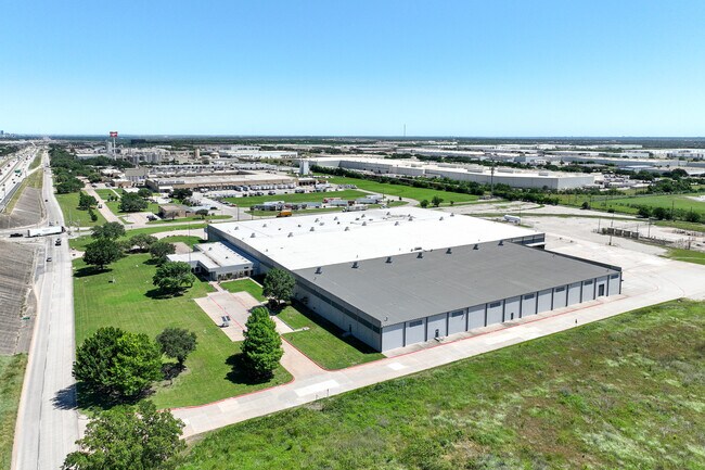 Plus de détails pour 7901 South Fwy, Fort Worth, TX - Industriel/Logistique à louer