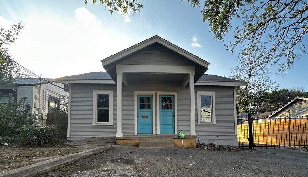 2118 Oxford St, Austin, TX à louer - Photo de l’immeuble – Image 1 sur 18