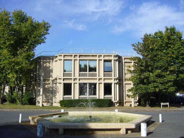Route De L'orme Des Merisiers, Saint-Aubin à louer - Photo de l’immeuble – Image 2 sur 5