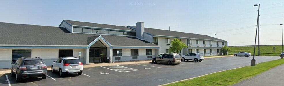 5 Gateway Dr, Waupun, WI à vendre - Photo de l’immeuble – Image 2 sur 10