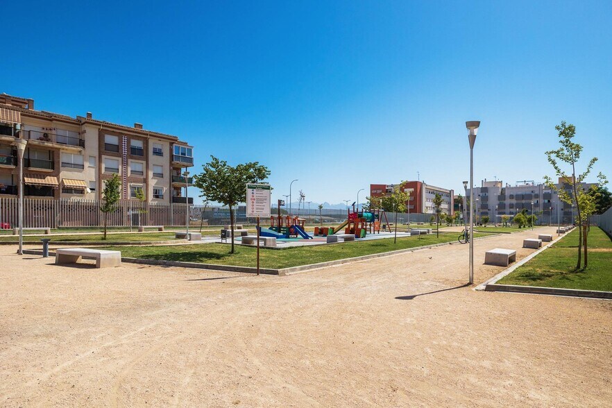 Terrain dans Santa Fe, Granada à vendre - Photo de l’immeuble – Image 1 sur 17