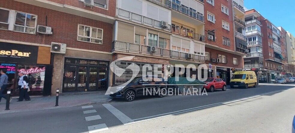 Calle de Cartagena, Madrid, Madrid à vendre - Photo de l’immeuble – Image 1 sur 3