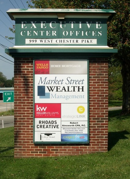 999 West Chester Pike, West Chester, PA à louer - Photo de l’immeuble – Image 3 sur 4