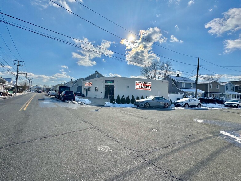 95-97 New Hyde Park Rd, Franklin Square, NY à vendre - Photo de l’immeuble – Image 1 sur 29