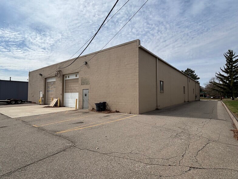 21444-21448 Bridge St, Southfield, MI à vendre - Photo de l’immeuble – Image 2 sur 3