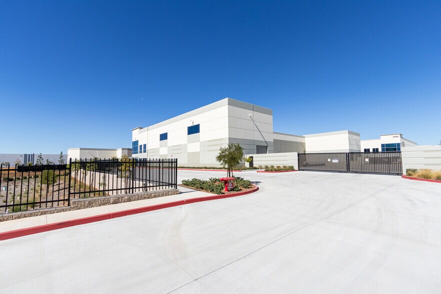 14280 Rebecca St, Moreno Valley, CA à louer - Photo de l’immeuble – Image 2 sur 20