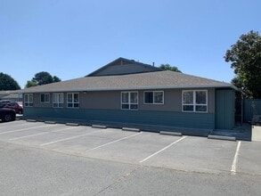 1650 Central Ave, Mckinleyville, CA à louer Photo de l’immeuble– Image 2 sur 6