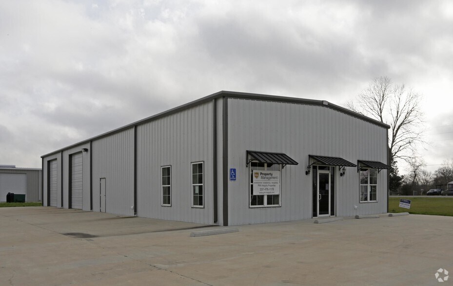 1908 Commercial Park Dr, Breaux Bridge, LA à louer - Photo principale – Image 1 sur 3