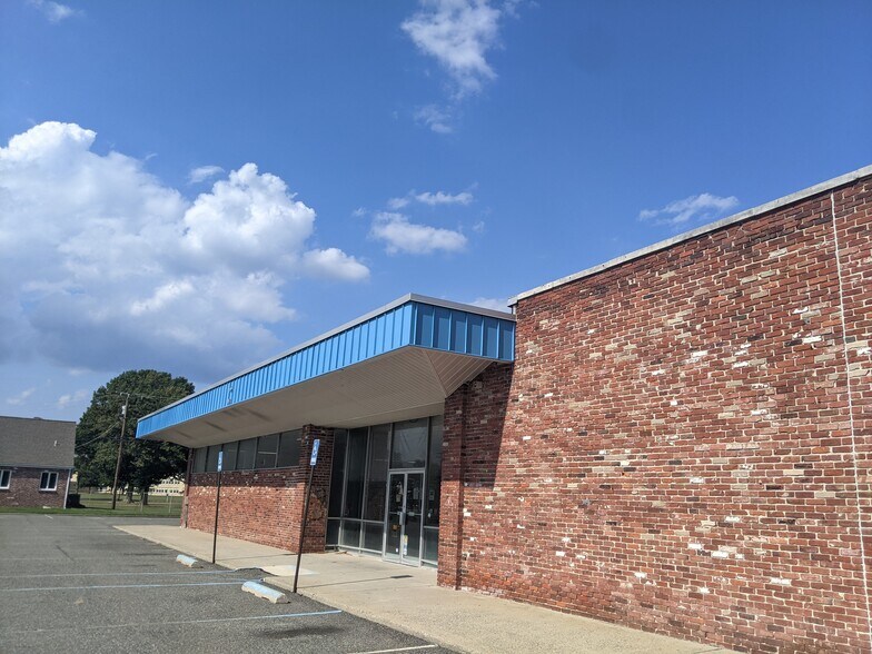 162 S Broadway, Pennsville, NJ à vendre - Photo de l’immeuble – Image 1 sur 3