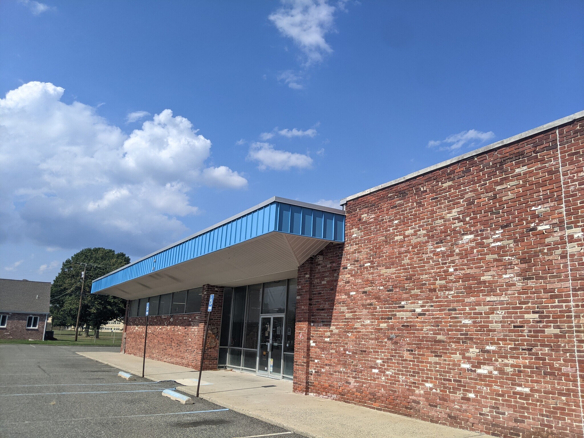 162 S Broadway, Pennsville, NJ à vendre Photo de l’immeuble– Image 1 sur 4