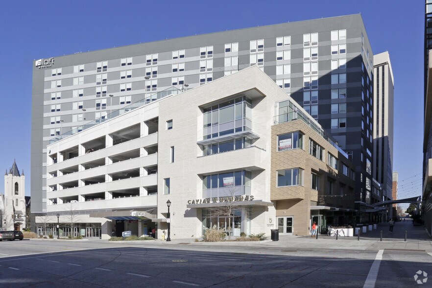 100 W Washington St, Greenville, SC à louer - Photo de l’immeuble – Image 2 sur 18