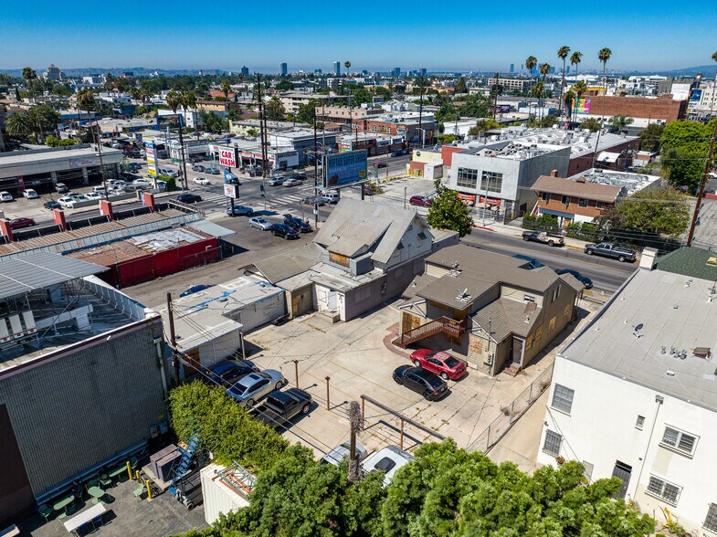 1110 N Gower St, Los Angeles, CA à vendre - Photo de l’immeuble – Image 3 sur 5