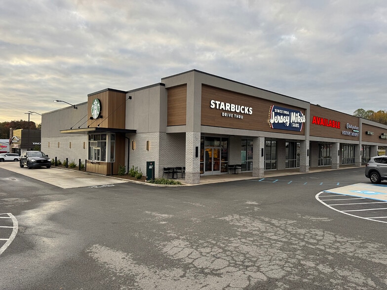 6543 Route 22, Delmont, PA à louer - Photo de l’immeuble – Image 1 sur 7