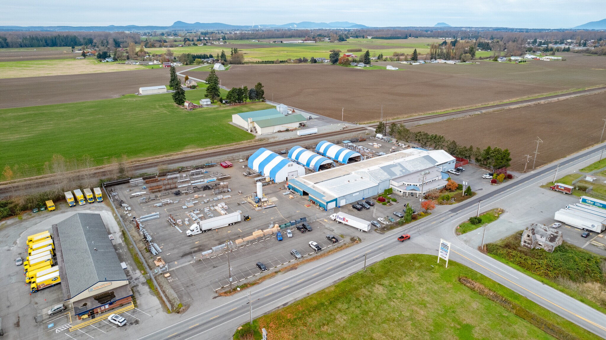 3709 Old Highway 99 S Rd, Mount Vernon, WA à vendre Photo principale– Image 1 sur 17