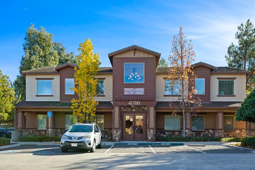 41700 Ivy St, Murrieta, CA à vendre - Photo de l’immeuble – Image 1 sur 4