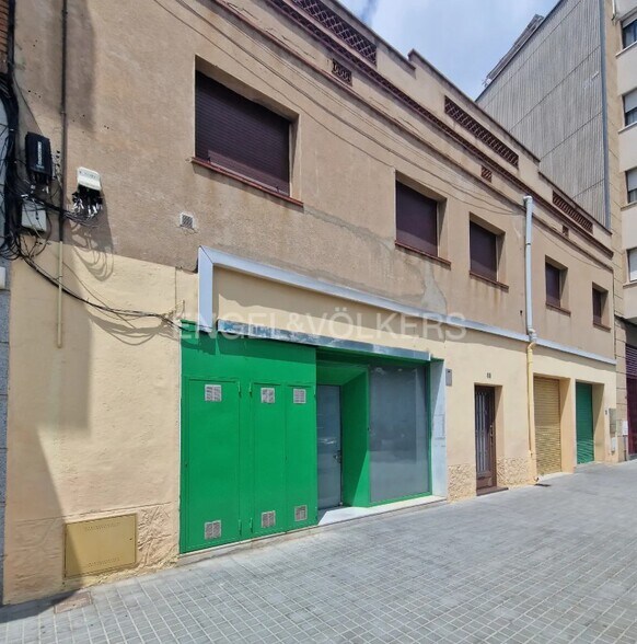 Immeuble residentiel dans Viladecans, Barcelona à vendre - Photo de l’immeuble – Image 2 sur 3