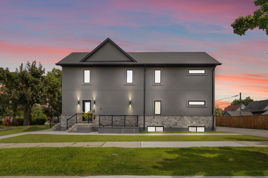 15 Burrard Rd, Toronto, ON à vendre - Photo de l’immeuble – Image 2 sur 11