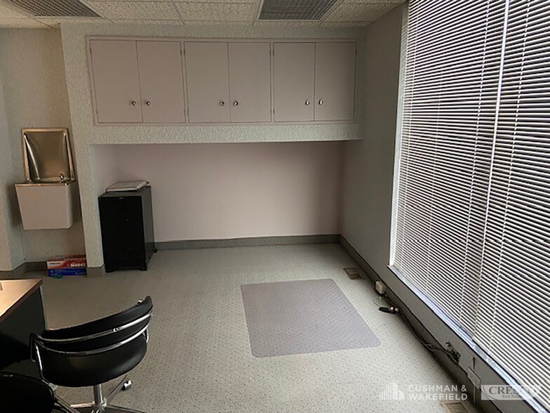 15828 Industrial Pky, Cleveland, OH à vendre - Photo intérieure – Image 3 sur 12