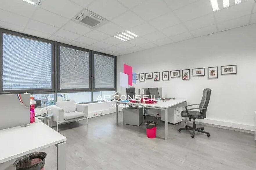 Bureau dans Versailles à vendre - Photo de l’immeuble – Image 2 sur 6
