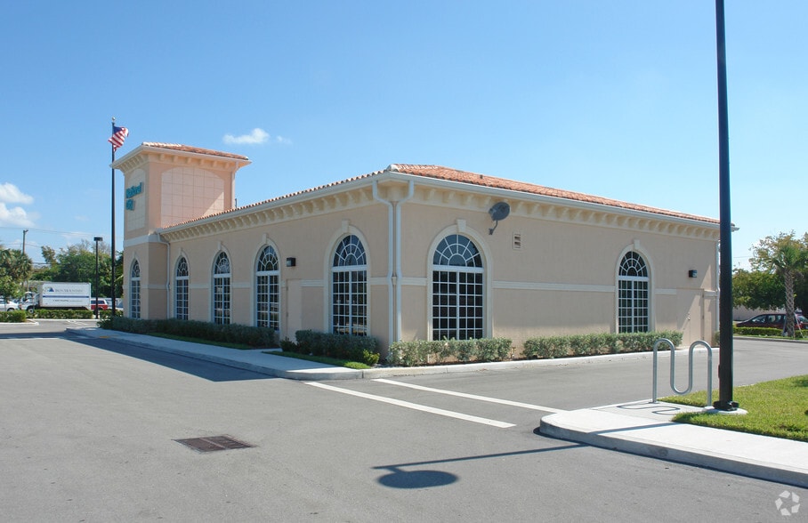 850 Belvedere Rd, West Palm Beach, FL à louer - Photo de l’immeuble – Image 2 sur 6
