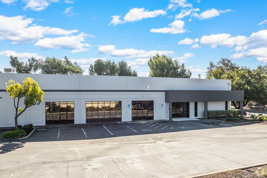 4095 Pike Ln, Concord, CA à louer - Photo de l’immeuble – Image 3 sur 8