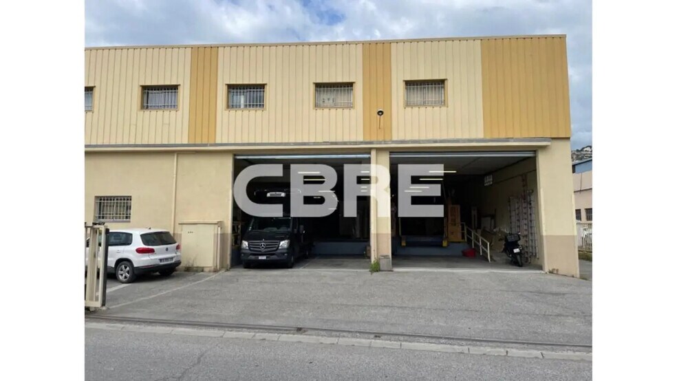 Local d’activités dans Saint-Laurent-du-Var à louer - Photo de l’immeuble – Image 1 sur 8