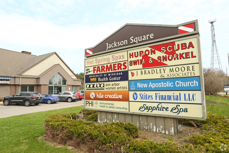 4788-4900 Jackson Rd, Ann Arbor, MI à louer - Photo de l’immeuble – Image 3 sur 13